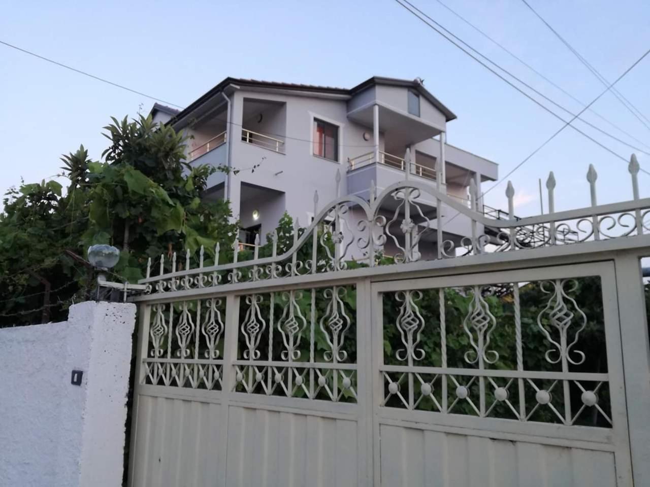 Villa Osmani ดูร์เรส ภายนอก รูปภาพ